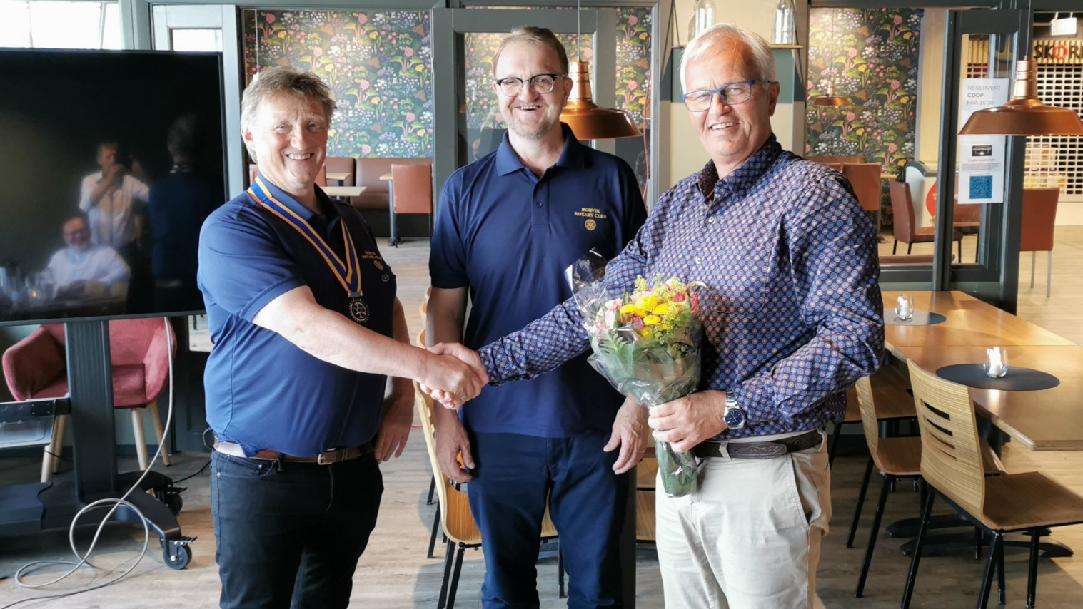 President 21/22 Dagfinn Eriksen, avtroppende Frank Arild Hasfjord, og seremonimester Arne Johan Sørvik